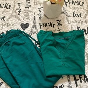 Hunter Green scrub set